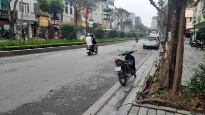 Bán Nhà Mặt Phố Quận Tây Hồ 45m3T 5m Vỉa Hè 2 THOÁNG 29,2 Tỷ Lạc Long Quân.