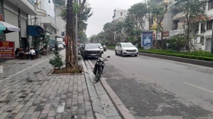 Bán Nhà Mặt Phố Quận Tây Hồ 45m3T 5m Vỉa Hè 2 THOÁNG 29,2 Tỷ Lạc Long Quân.