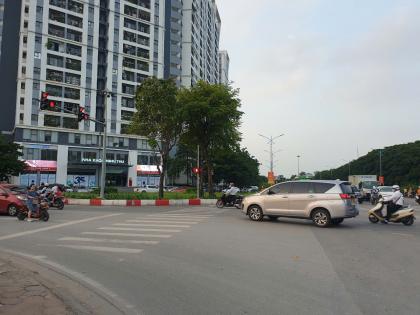 SIÊU PHẨM, GIÁ CỰC MỀM, CĂN ÁP GÓC, VỈA HÈ ĐÁ BÓNG, KD CÁC LOẠI. NHÀ MẶT PHỐ LONG BIÊN HÀ NỘI