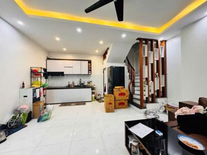 Tôi bán nhà ngõ 788 Kim Giang ô tô tránh cạnh KĐT Linh Đàm 34m2 chỉ 5.x tỷ. LH 0989626116