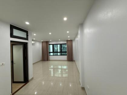 SIÊU PHẨM CẦU GIẤY, 8T, TM, 2 THOÁNG, Ô TÔ,KD VP, Ở SƯỚNG, TẶNG NỘI THẤT, Ở NGAY, GIÁ 24.99 tỷ