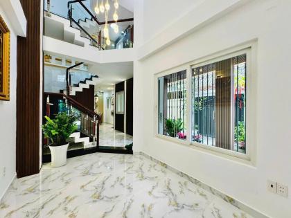 Trung tâm Gò vấp, Nhà đẹp 5 tầng - NGAY BV 175 - SIÊU THỊ NGÃ 5. Hẻm xe hơi. 7,5 tỷ