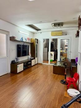 Bán căn hộ chung cư Khu đô thị Trung Hòa Nhân Chính, nhà đẹp ở luôn, vị trí đẹp, gần phố