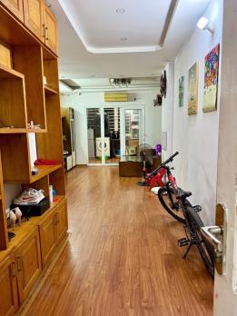 Bán căn hộ chung cư Khu đô thị Trung Hòa Nhân Chính, nhà đẹp ở luôn, vị trí đẹp, gần phố