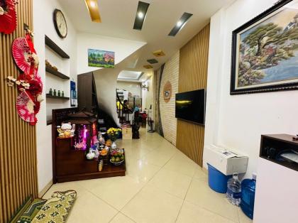 Bán nhà đường Đê La Thành nhỏ, Đống Đa, nhà đẹp ở luôn, 2 thoáng, gần phố