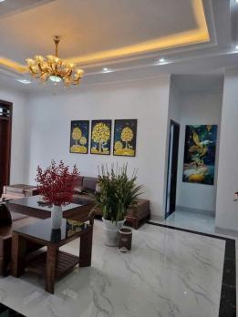Bán nhà Phạm Văn Đồng, 40m2, phân lô, ô tô, nội thất chủ tặng,  nhỉnh 7tỷ.