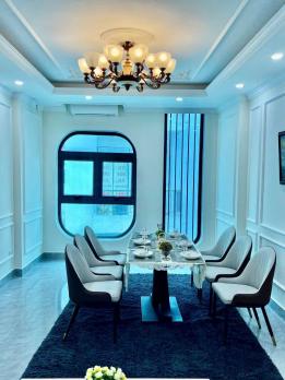 Bán nhà Nguyễn Văn Huyên, diện tích 45m x 7 tầng, mặt tiền 4m, giá 19.5 tỷ.