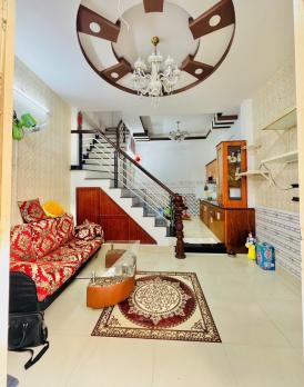ÔTÔ ĐỖ CỔNG, Phú Nhuận, Nhà 3 Tầng, DTSD gần 70m2, giá chỉ 5.3 tỷ