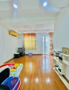 ÔTÔ ĐỖ CỔNG, Phú Nhuận, Nhà 3 Tầng, DTSD gần 70m2, giá chỉ 5.3 tỷ