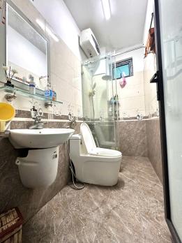 Bán nhà Đại Mỗ quận Nam Từ Liêm ô tô vào nhà kinh doanh dt 35m 4t mt 5m giá 5 tỷ