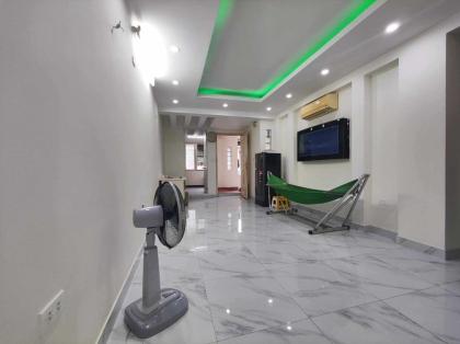 CHO THUÊ CĂN HỘ TẬP THỂ THÀNH CÔNG BA ĐÌNH, 150M2, 4 NGỦ, NHÀ ĐẸP Ở LUÔN