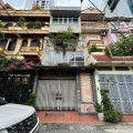 Cho thuê nhà phân lô Khuất Duy Tiến 90m x 4 tầng 1 hầm 32 triệu 0903409888