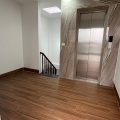 Bán nhà suýt nữa thì nằm ở mặt đường Thạch Bàn, diện tích 43.5m2 -8 tỷ, thang máy, nội thất mới
