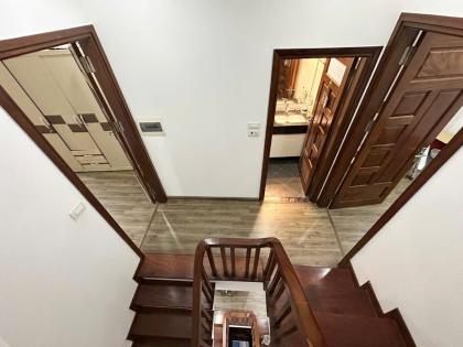 BÁN NHÀ PHỐ ĐỘI CẤN- KHU VIP BA ĐÌNH-  NHÀ SÁT PHỐ - Ô TÔ NGỦ TRONG NHÀ - DT 50M2 - GIÁ 21.5 TỶ