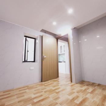 Bán căn hộ tập thể Tầng 1 đường Hoàng Đạo Thành, Thanh Xuân, nhà đẹp, ngõ thông, 10m ô tô tránh