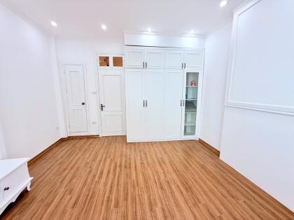 Bán nhà Văn Chương, Đống Đa, nhà đẹp full nội thất, lô góc, gần ô tô
