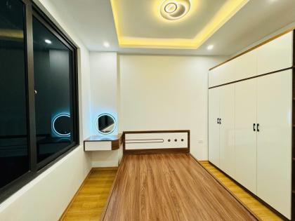 Bán nhà Khương Trung, Thanh Xuân, 3 thoáng, 6 tầng, 8 phòng ngủ, gần ngay phố