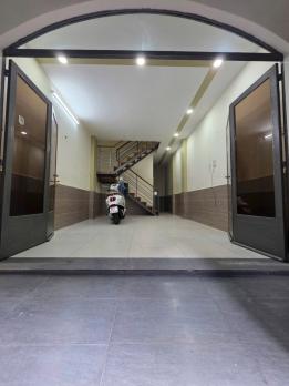 Phú Nhuận, Nhà 2 Tầng DTSD 80m2, Sổ vuông A4, hoàn công đủ, chỉ 5.25 tỷ