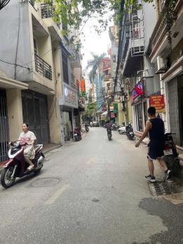 Bán Nhà Mặt Phố Quận Cầu Giấy 210m5T Lô Góc MT KHủng 1 Sổ 1 Chủ 55 Tỷ Hoa Bằng.
