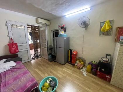 Cho thuê căn hộ tập thể Vĩnh Hồ, Đống Đa, 80m2 ở luôn, ô tô đỗ chân cầu thang, chỉ 5 triệu