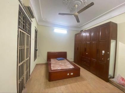 Bán nhà phố Hoàng Cầu, Đống Đa, ngõ rộng, nhà dân xây, DT 50m2, 5 tầng, MT 5m