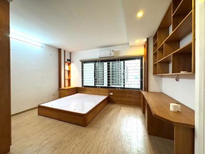 Bán Nhà Phố Hạ Yên Quyết - Cầu Giấy - Dt 35m2 - Giá 8.2 Tỷ
