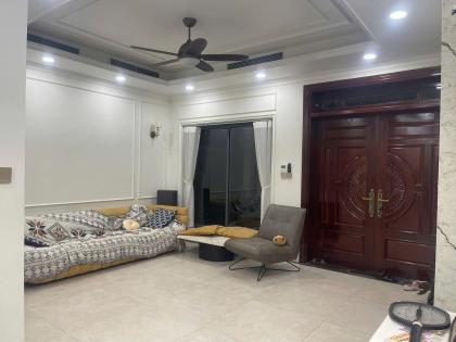 Cho thuê BT Khu nhà ở Quốc Hội Lương Thế Vinh 140m x 4 tầng 0903409888