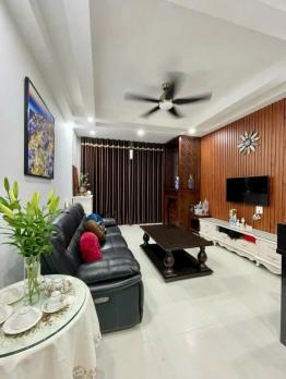 Bán nhà Lê Văn Hiến, 35m2, phân lô, ô tô, nội thất chủ tặng,  nhỉnh 5tỷ.