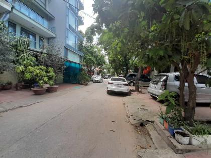 Bán Nhà P/Lô 2 Ô Tô Tránh Quận Tây Hồ 160m2-4T MT8m Vỉa Hè 66 Tỷ Âu Cơ.