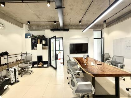 TOÀ NHÀ VĂN PHÒNG - PHỐ THỜI TRANG HUỲNH VĂN BÁNH P13 PHÚ NHUẬN - 103m2 (7m x 15m) 21.5TY