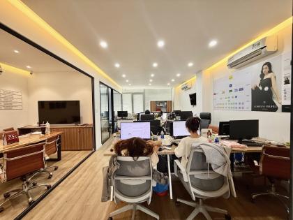 TOÀ NHÀ VĂN PHÒNG - PHỐ THỜI TRANG HUỲNH VĂN BÁNH P13 PHÚ NHUẬN - 103m2 (7m x 15m) 21.5TY