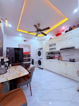 Ở NGAY! Bán Nhà Đẹp 4 Tầng Xe Hơi Thông Đường 3/2, 45m2, 8.5 Tỷ