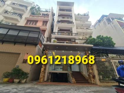 Chính chủ cần bán gấp Tòa nhà Căn Hộ Cao Cấp Đường Lạc Long Quân Bưởi Ba Đình Tây Hồ DT 130 m2 giá 50,5 tỷ