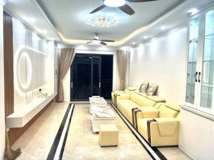 Bán gấp, Nhà phố Chùa Láng 48M x 5 Tầng, 11,5 tỷ. Lh: 0845369333