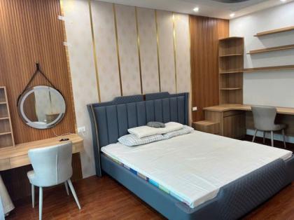 Bán gấp, Nhà phố Chùa Láng 48M x 5 Tầng, 11,5 tỷ. Lh: 0845369333