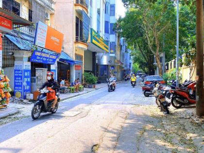 Bán Nhà Mặt Phố Quận Cầu Giấy 255m2-9T MT11m Vỉa Hè 2 THOÁNG 132 Tỷ Phùng Chí Kiên.