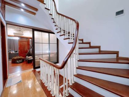 Bán biệt thự  thành phố giao lưu, 205m2, mt 12m, kinh doanh, nhỉnh 50tỷ.