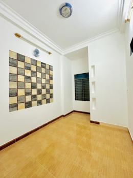 BÁN NHÀ ĐƯỜNG THẠCH LAM Q.TÂN PHÚ - Ô TÔ TRÁNH - LÔ GÓC 3 MẶT TIỀN SIÊU THOÁNG MÁT - 3 TẦNG BTCT - 4PN CÓ PN DƯỚI TRỆT