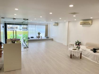 Siêu Hiếm - Nhà Mặt Phố Võng Thị 102m2/ 10T Thang máy, MT 5.6m 52 Tỷ View Hồ Tây