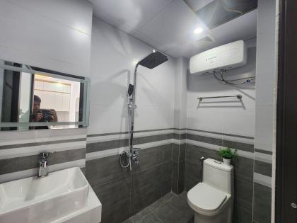 Bán nhà Mặt Phố - Nam Từ Liêm, 65m, 7T,TM, Vỉa hè KD, 2 thoáng, DT 850 tr/năm, giá 25 tỷ 99