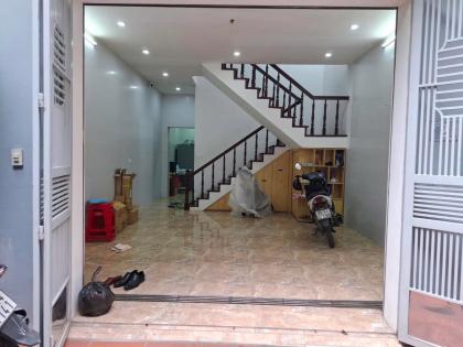 Bán nhà phố Trần Quốc Hoàn- Cầu Giấy- Phân lô ô tô tránh-Dt 54m2 -Giá 22.3 Tỷ