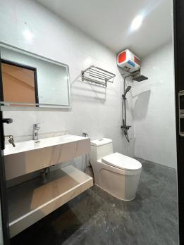 Bán nhà ngõ 604 Ngọc Thụy, diện tích 44m x 5 tầng, mặt tiền 4m, giá 8.3 tỷ