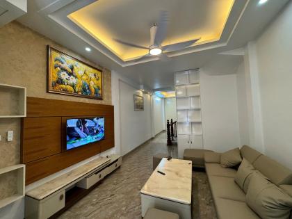 Bán nhà Ngõ 472 Ngọc Thụy 43m x 4 tầng, mặt tiền3.7, giá 7.1 tỷ ( có thương lương)