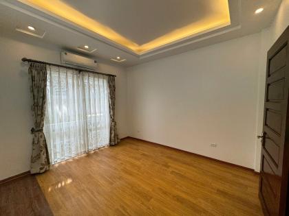 Bán nhà Ngõ 472 Ngọc Thụy 43m x 4 tầng, mặt tiền3.7, giá 7.1 tỷ ( có thương lương)