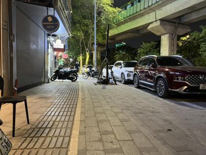 Bán Nhà Mặt Phố Quận Đống Đa 216m2-9T MT10m Vỉa Hè VIEW Hồ 118 Tỷ Hoàng Cầu.