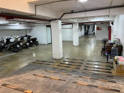 Bán Nhà Mặt Phố Quận Đống Đa 216m2-9T MT10m Vỉa Hè VIEW Hồ 118 Tỷ Hoàng Cầu.