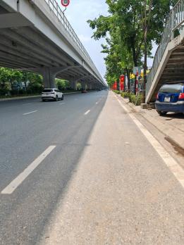 Bán  đất  Phạm Văn Đồng, 50m2, phân lô, ô tô, kinh doanh, nhỉnh 6 tỷ.