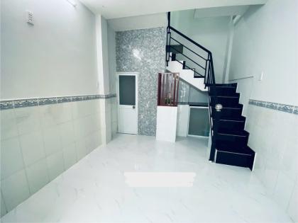 Hơn 2 t.ỷ có nhà SHR 3 tầng Lý Thường Kiệt, nở hậu, hẻm 3m thông