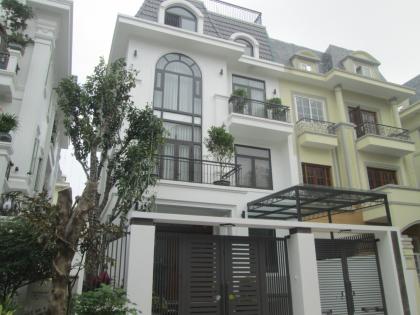 Anh Nam mua BT Mỹ Đình bán gấp BT KĐT Lideco gần hồ điều hòa 168m2 chỉ 22.x tỷ. 0989626116