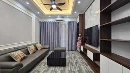 Bán nhà trung tâm Tây Hồ 35m2, 2 thoáng, ô tô, nội thất chủ tặng, nhỉnh 6 tỷ.